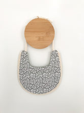 Load image into Gallery viewer, Bavoir réversible - Zack