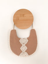 Load image into Gallery viewer, Bavoir réversible - Léane