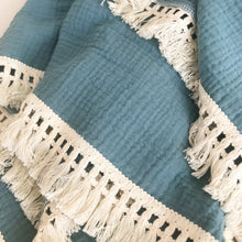 Load image into Gallery viewer, Couverture en mousseline à franges - bleu